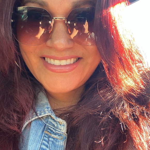 Meet your Posher, Vanessa - Picture 2 of 3